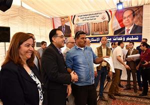 مدبولي: كابلات الكهرباء بعيدة عن شقق الإسكان الاجتماعي بالشروق