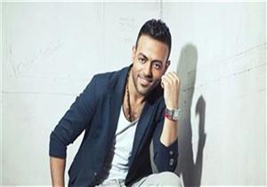 صورة تنفي شائعة انفصال تامر عاشور عن زوجته