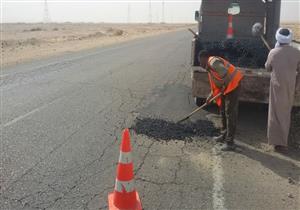 الطرق والكباري: إصلاح وصيانة الأجزاء المتضررة من طريق شرم الشيخ دهب بطول 30 كم