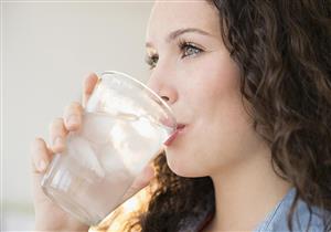 الإكثار من شرب المياه في رمضان له مخاطر صحية