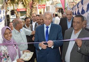 بالصور.. محافظ أسوان يفتتح إحدى معارض "أهلًا رمضان"