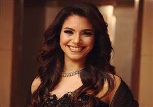 نسمة محجوب تروّج لحفلها الجديد على المسرح المكشوف بالأوبرا