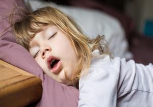 أسباب شخير الأطفال أثناء النوم- هل له دلالات خطيرة؟