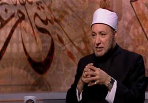 بالفيديو| سيدة تشكو من السرحان في الصلاة.. والشيخ عويضة عثمان ينصح