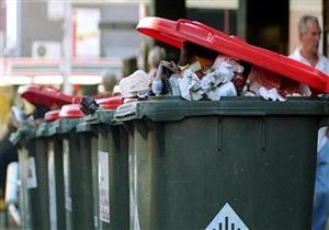 وضع استيكرات لتعريف المواطنين بمواعيد جمع القمامة في القليوبية