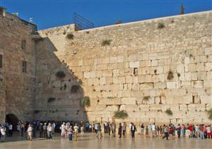 سقوط حجر من سور المسجد الأقصى.. ومفتي القدس: الاحتلال يعبث بالمسجد