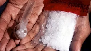 ضبط عاطل وفتاة يتاجران في المواد المخدرة ببنها