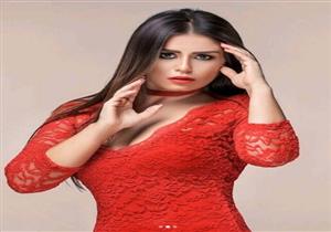 بفستان أحمر.. جلسة تصوير جديدة لمنة فضالي