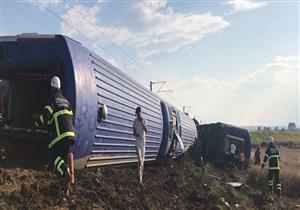 تقرير: ارتفاع حصيلة ضحايا انقلاب قطار بشمال غرب تركيا إلى 24 قتيلا