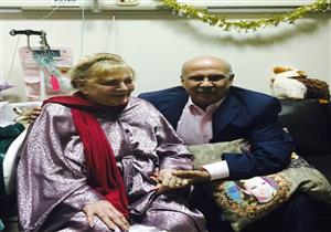 جمال بخيت يزور نادية لطفي بالمستشفى: "أنا وحب عمري" (صورة)