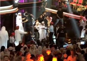 بعد ماجد المهندس.. الجمهور يقتحم حفل عيضة المنهالي والأمن يوقف الحفل 