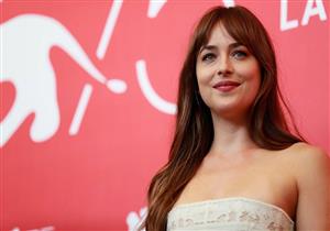 بالفيديو.. بث مباشر لإطلالات أبطال فيلم "Suspiria"  بمهرجان فينيسيا السينمائي