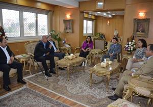 بالصور- وزير الرياضة يبحث آليات تطوير مراكز الشباب مع نواب دمياط