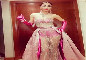 دوللي شاهين بإطلالة جريئة في أول ظهور لها بعد الحكم بحبسها