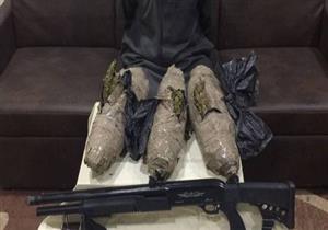 ضبط كيلو ونصف بانجو وأسلحة نارية بحوزة هارب من مؤبد في بنها