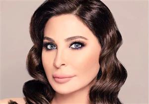 بالفيديو| إليسا تغني "إلى كل اللي ببيحبوني" في حفلها بالقاهرة 