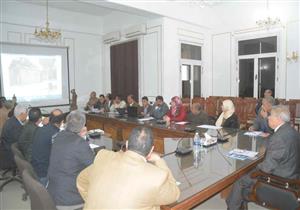 بالصور.. محافظ المنيا يتابع مخطط تطوير الكورنيش