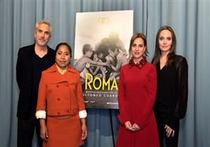 بالصور.. أنجلينا جولي تشاهد "Roma" مع فريق عمل الفيلم في هوليوود