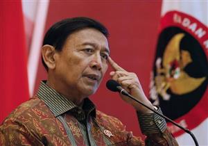 بالفيديو- لحظة تعرّض وزير الأمن الإندونيسي لهجوم بالطعن