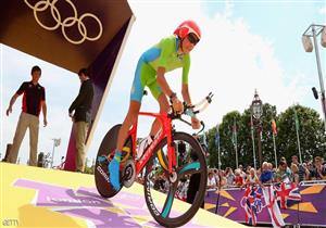 عظام بارزة ومخيفة.. المنشطات تتسبب في ضرر بالغ لأحد الرياضيين