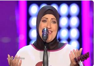فيديو| عادت للغناء بعد انقطاع لتكشف لحماتها عن موهبتها.. متسابقة مصرية تخطف الأنظار في "THE VOICE"