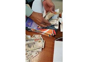 ضبط فني إنشاءات حاول تهريب 200 ألف جنيه لشراء مستلزمات طبية