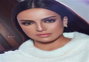 نجمة مسرح مصر تؤدي مناسك العمرة وتكشف عن حملها لأول مرة