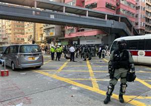 عمليات التعطيل تشل هونج كونج واصابة متظاهر بالرصاص الحي