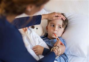 حرارة طفلك مرتفعة؟.. 6 حالات تستدعي نقله للمستشفى (صور)