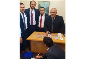 إحباط تهريب 20 هاتف محمول على جسد راكب في مطار القاهرة