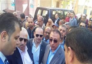 سيرًا على الأقدام.. تفاصيل أولى الجولات الميدانية لمحافظ الإسكندرية (صور)