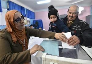 في العاصمة الجزائرية ناخبون يصوتون من أجل الاستقرار