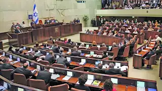 إعلام عبري: الكنيست يصادق على قانون يسمح لليهود شراء الأراضي في الضفة