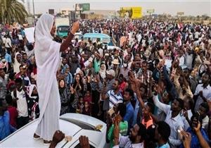 برحلة قطار...آلاف السودانيين يحتفلون بمرور عام على ثورة ديسمبر