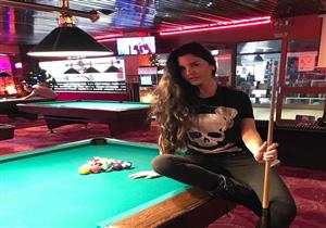 صور| لاميتا فرنجية تستعرض مهاراتها في "البلياردو"