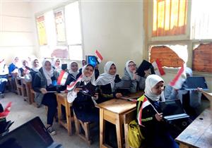 بالصور- بدء تسليم "التابلت" لطلاب أسوان