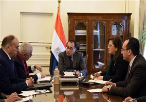 رئيس الوزراء يتابع تطبيق منظومة التعليم الجديدة وموقف تسليم التابلت