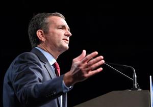 حاكم فيرجينيا ينفي ظهوره في صورة عنصرية ويرفض الاستقالة