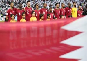 الإمارات تعتقل بريطانيا "ارتدى قميص منتخب قطر"