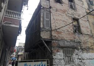  إزالة عقار لخطورته الداهمة على المواطنين في السويس