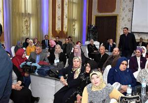 بهدايا عينية وشهادات التقدير.. محافظ الشرقية يُكرم الأمهات المثاليات – (صور)