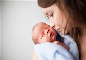 في عيد الأم.. دليل الأمهات الجدد لرضاعة طبيعية آمنة