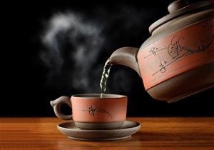 دراسة تحذر: الشاي الساخن يهددك بسرطان المرئ