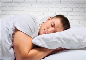  وضعية نومك تؤثر على صحة عينيك.. إليك السبب