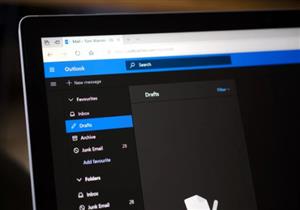 تقارير: اختراق خدمة البريد "Outlook" أسوأ مما كشفت عنه مايكروسوفت
