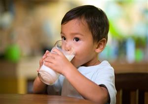 يساعد على التخسيس.. الحليب كامل الدسم أكثر إفادة من بدائله النباتية 