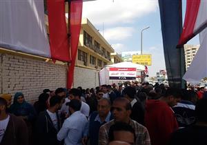 أول يوم استفتاء.. زحام في لجان الجامعة العمالية بمدينة نصر (صور)