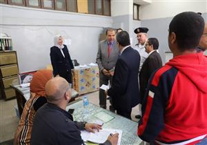 وزير القوى العاملة يتفقد لجان الاستفتاء على الدستور بالجامعة العمالية