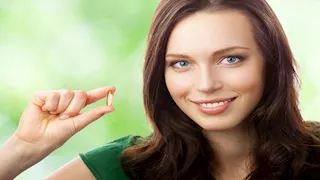 5 أطعمة غنية بالبيوتين تعزز صحة الشعر 