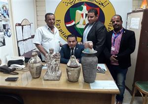  إحباط محاولة تهريب تمثال وكسور فخار أثرية مع بريطاني بمطار أسوان